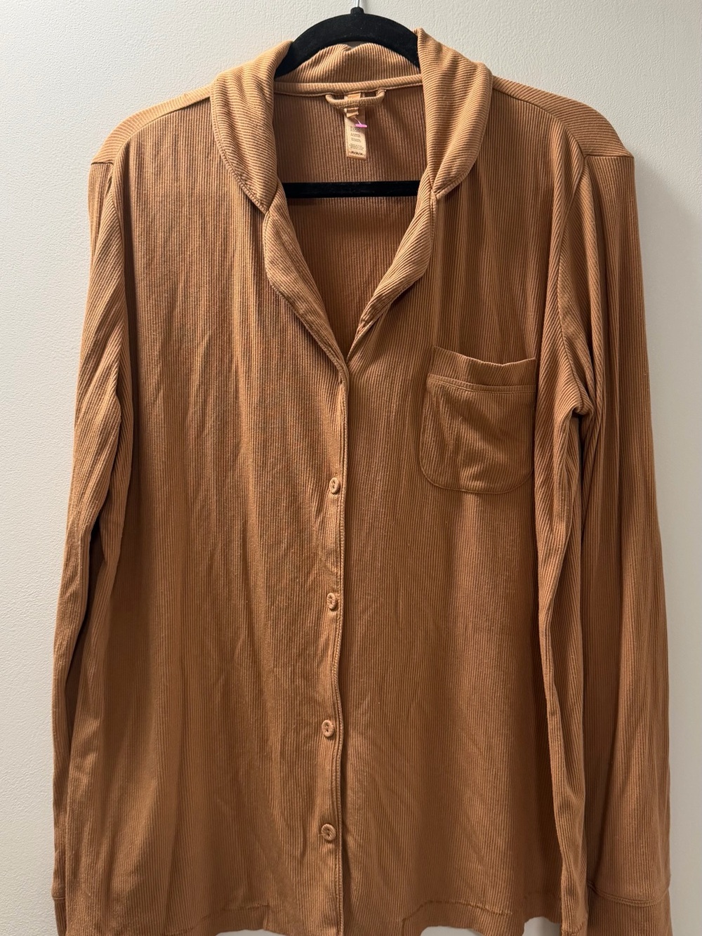 SKIMS Ribbed Button-Front Pajama Top in Tan